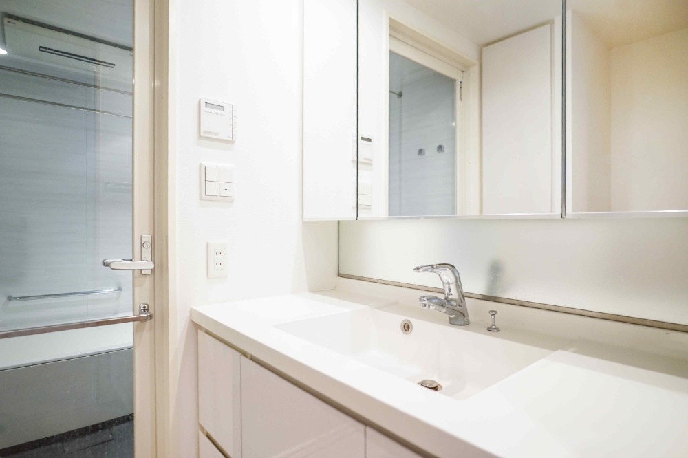 洗面台入れ替え